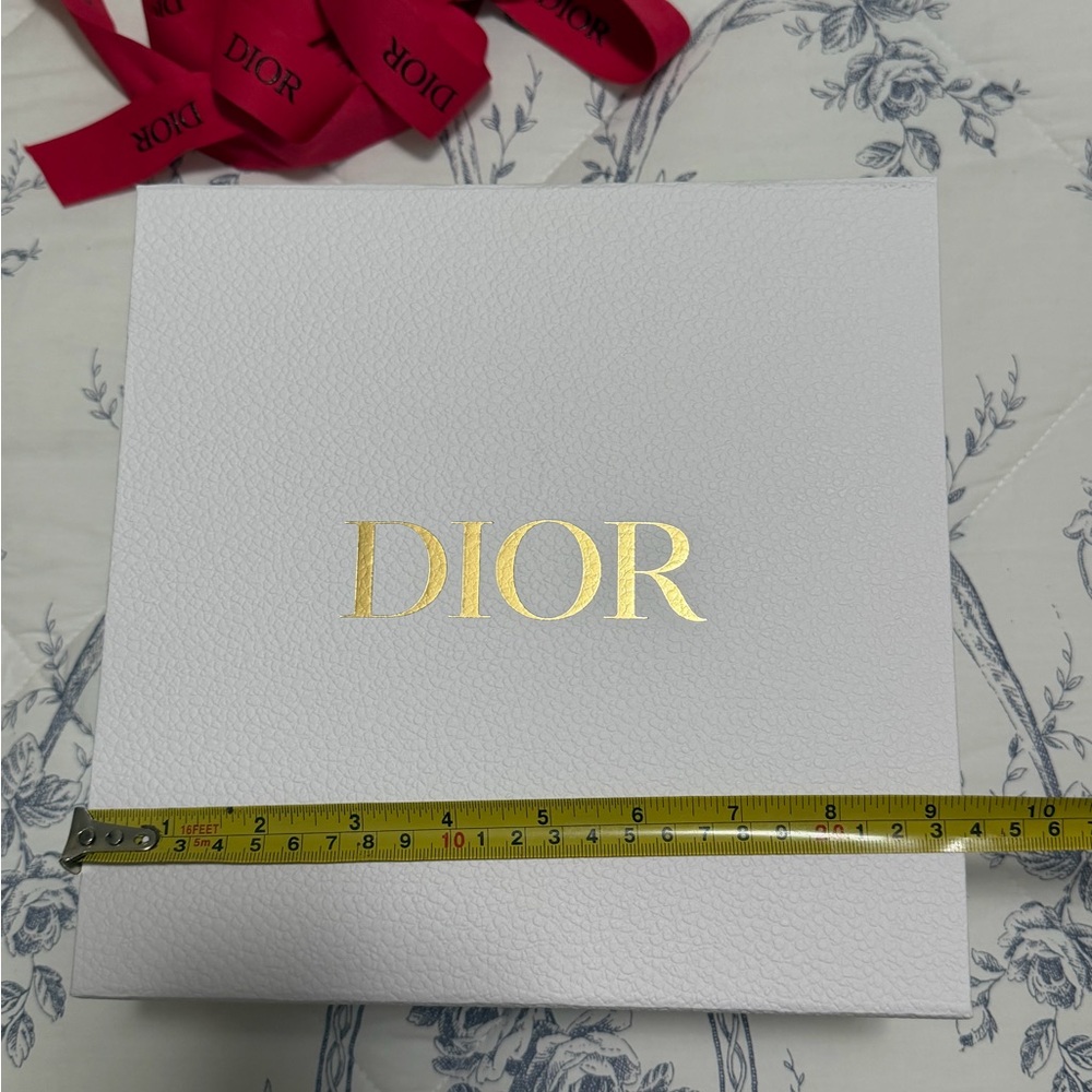 Dior White Box with Red Ribbon - Picture 6 of 8